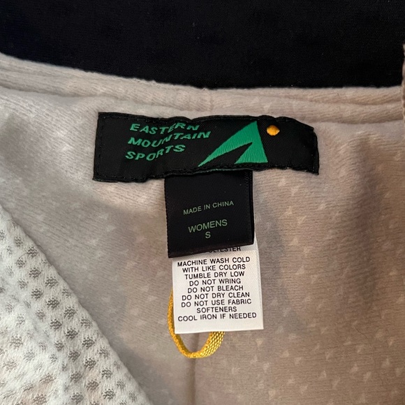 Like new 3-piece snowboard outfit. Highly technical, high quality, Size S. DEAL! - Picture 10 of 16